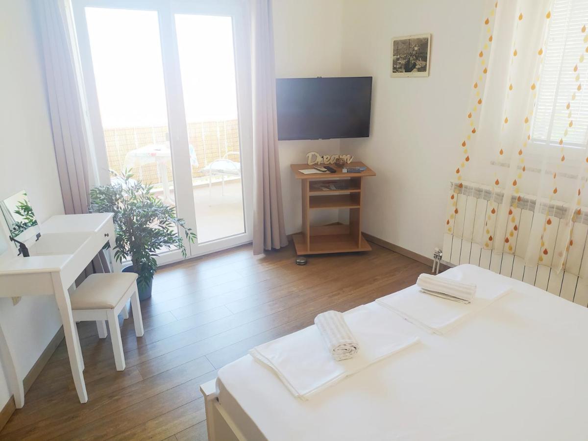 Apartments Antonio Senj  Exterior foto