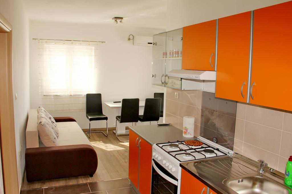 Apartments Antonio Senj  Habitación foto